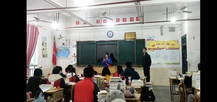 图1:223茶叶专干冉慧回母校宣传国家资助政策.jpg
